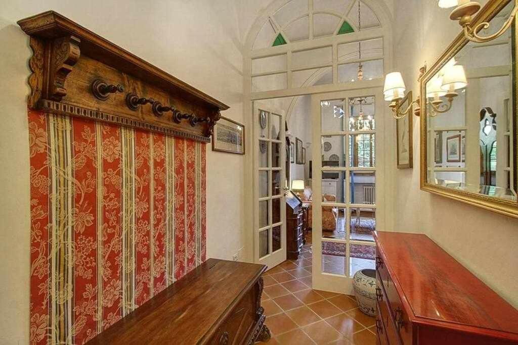 Santa Croce Elegant With Garage Apartment ฟลอเรนซ์ ภายนอก รูปภาพ