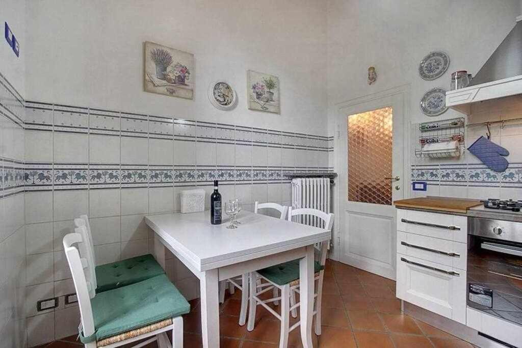 Santa Croce Elegant With Garage Apartment ฟลอเรนซ์ ภายนอก รูปภาพ