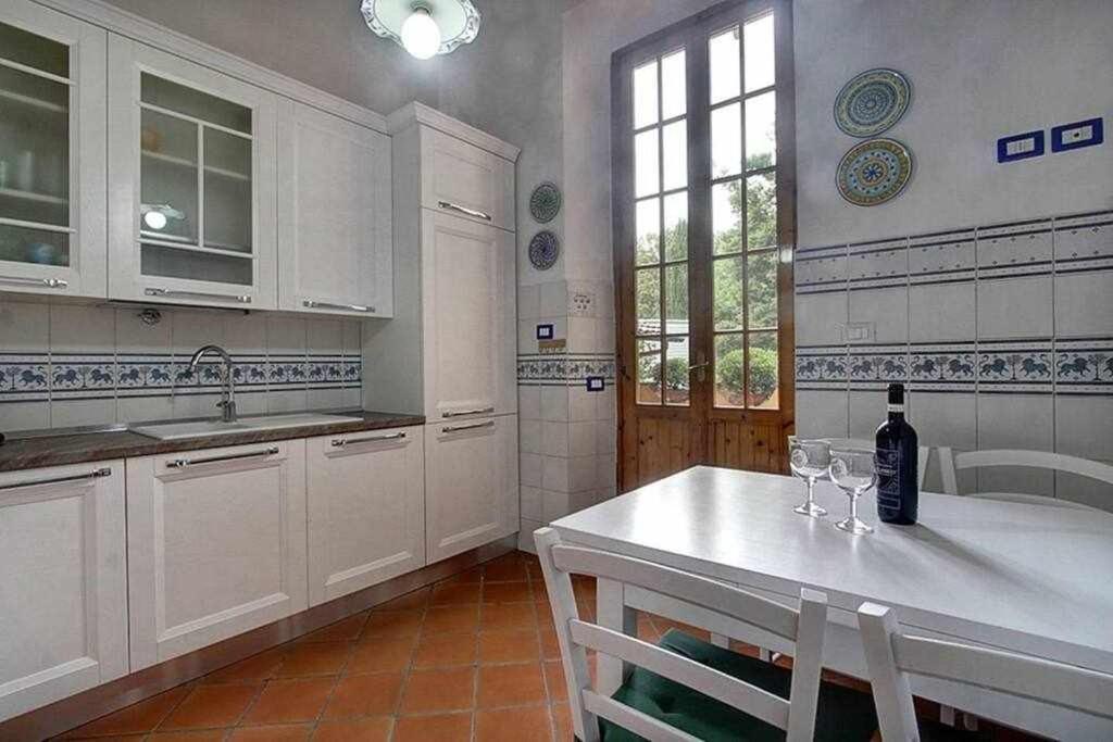 Santa Croce Elegant With Garage Apartment ฟลอเรนซ์ ภายนอก รูปภาพ