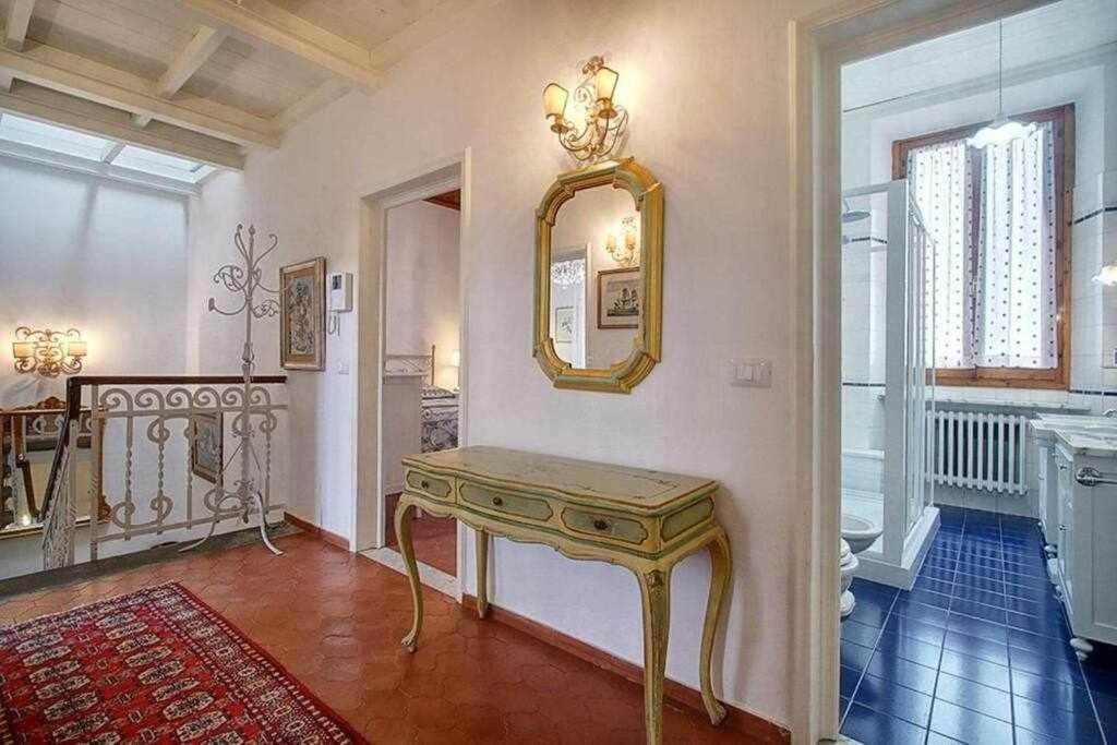 Santa Croce Elegant With Garage Apartment ฟลอเรนซ์ ภายนอก รูปภาพ