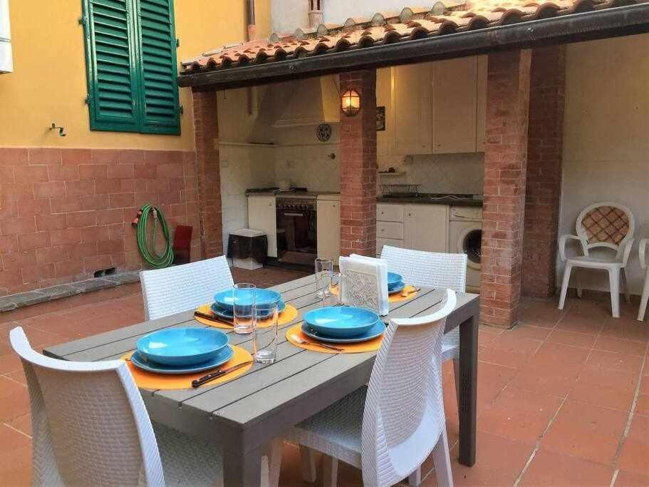 Santa Croce Elegant With Garage Apartment ฟลอเรนซ์ ภายนอก รูปภาพ