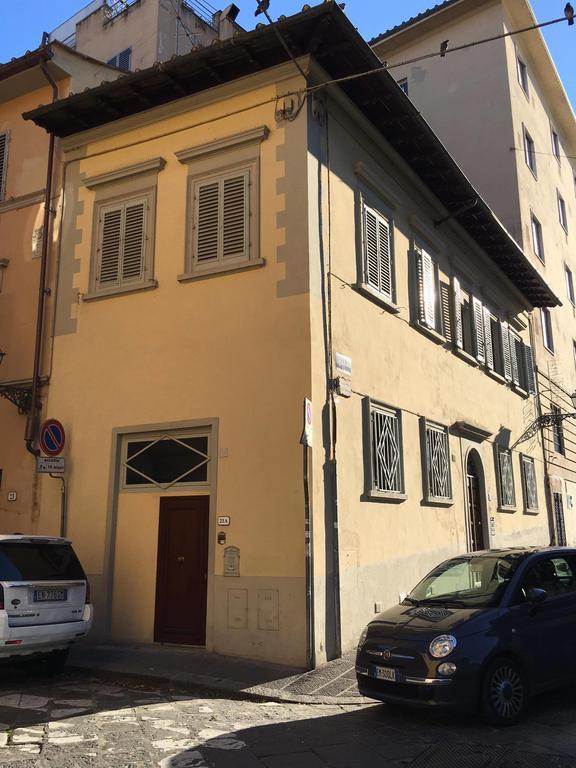 Santa Croce Elegant With Garage Apartment ฟลอเรนซ์ ห้อง รูปภาพ